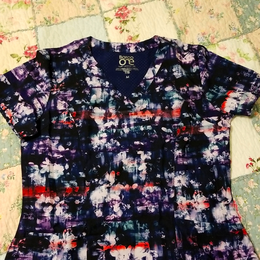 Scrub top